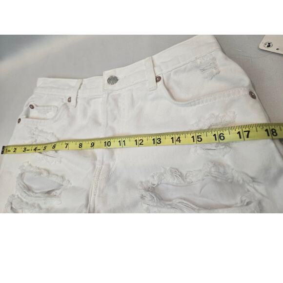 Free People We The Free Maggie Mid-Rise Shorts Optic White Size 25 NWT - Picture 11 of 13
